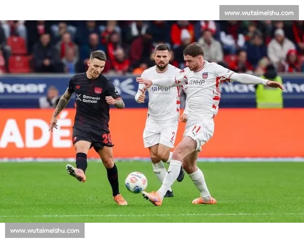 欧冠赛场攻防对比分析:强队进攻火力与防守策略深度剖析 欧冠赛场攻防对比分析:强队进攻火力与防守策略深度剖析